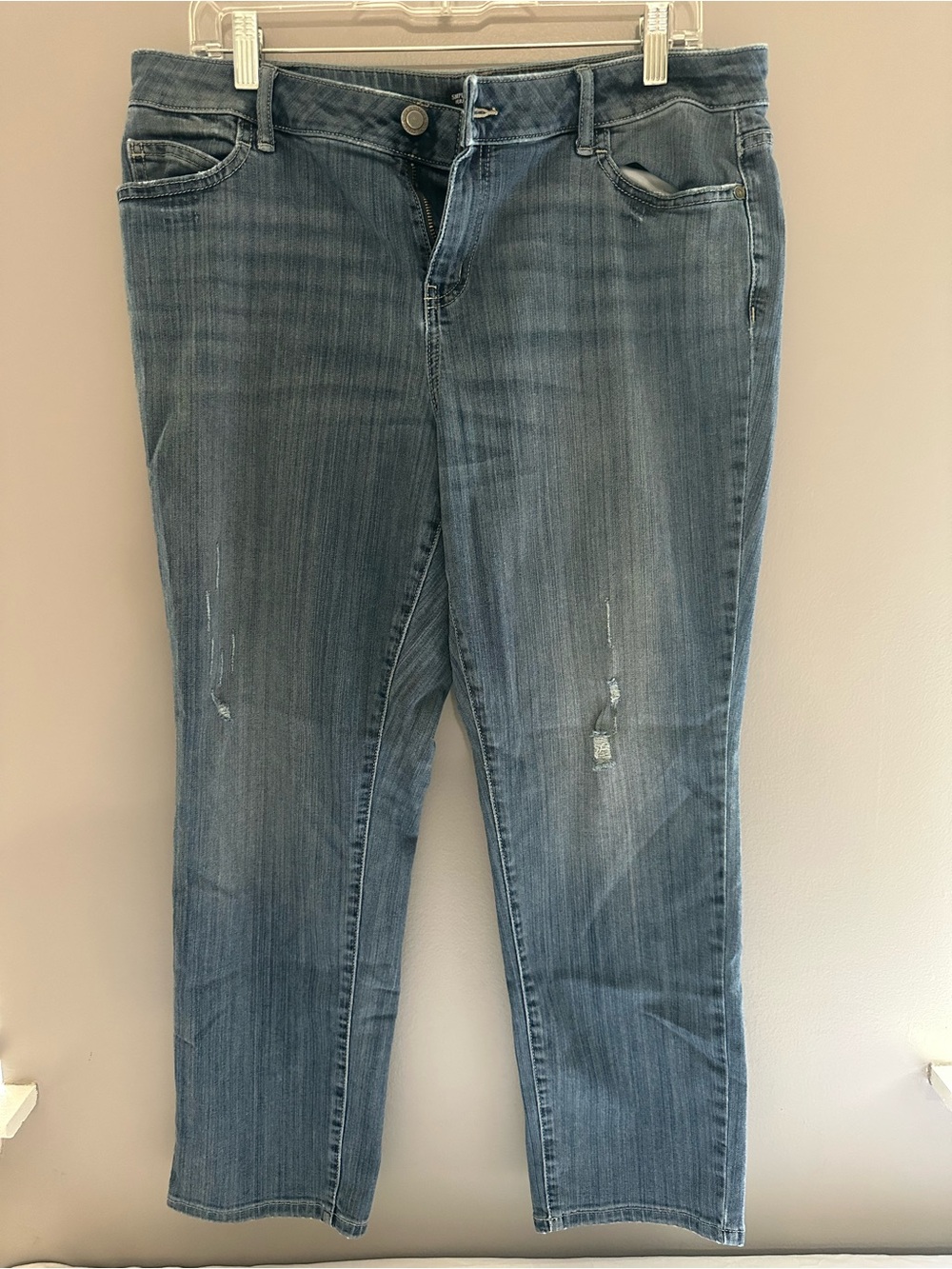 Simply Vera Vera Wang Straight Leg Blue Jeans Size 16PS Short Petite Distressed - Picture 2 of 10